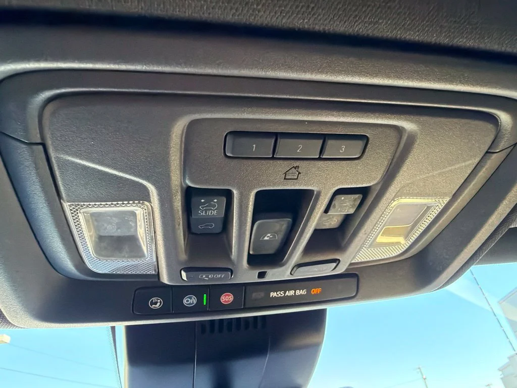 Used 2023 SUMMIT WHITE GMC Denali image 35