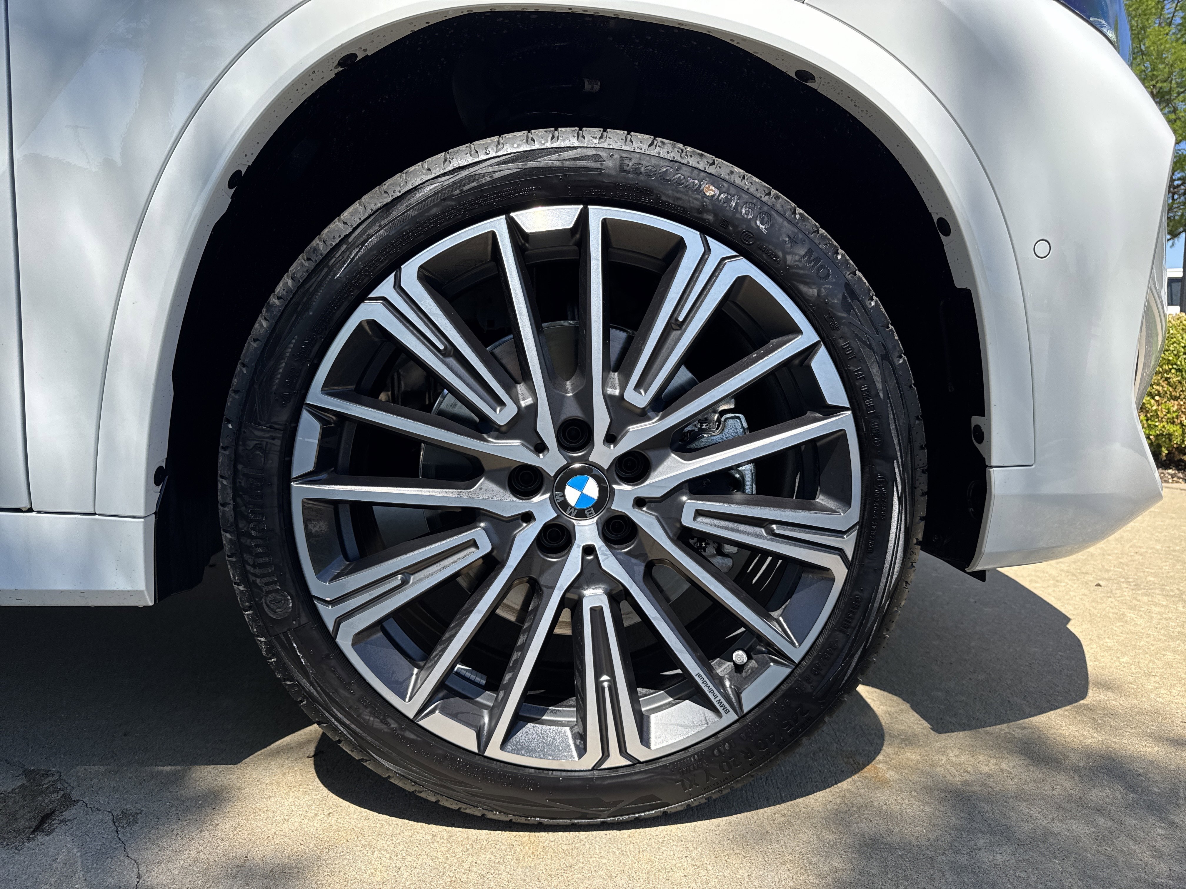 New 2026 0300 Alpine White BMW xDrive28i image 28