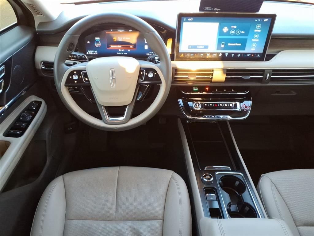 2023 LINCOLN CORSAIR - Image 8