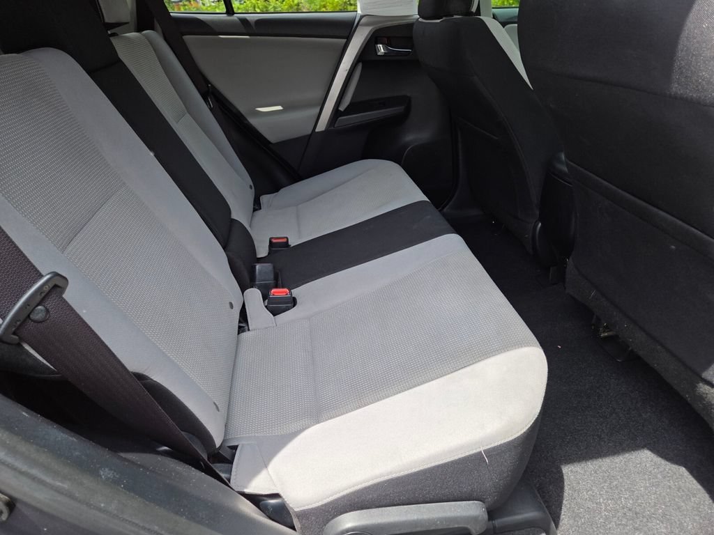 Used 2018 Magnetic Gray Metallic Toyota XLE image 18