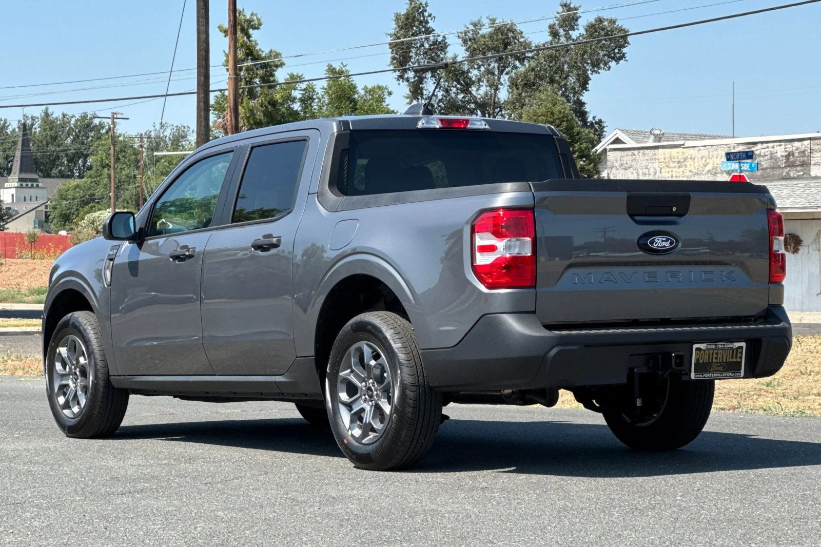 New 2026 Carbonized Gray Metallic Ford XLT image 7