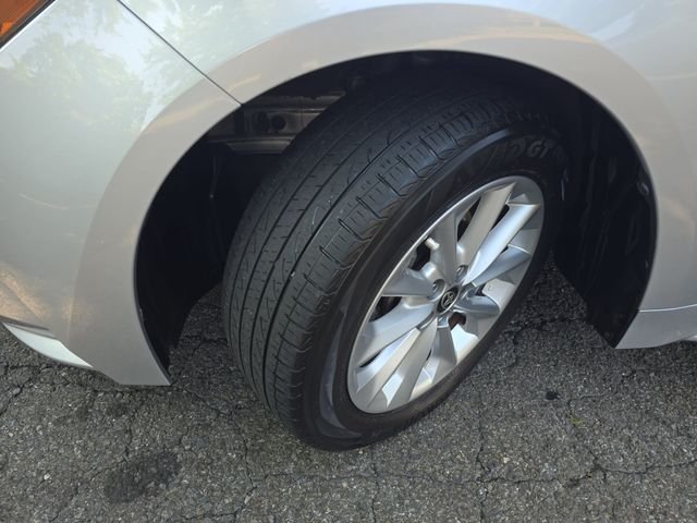 Certified Used 2022 Silver Toyota LE image 30
