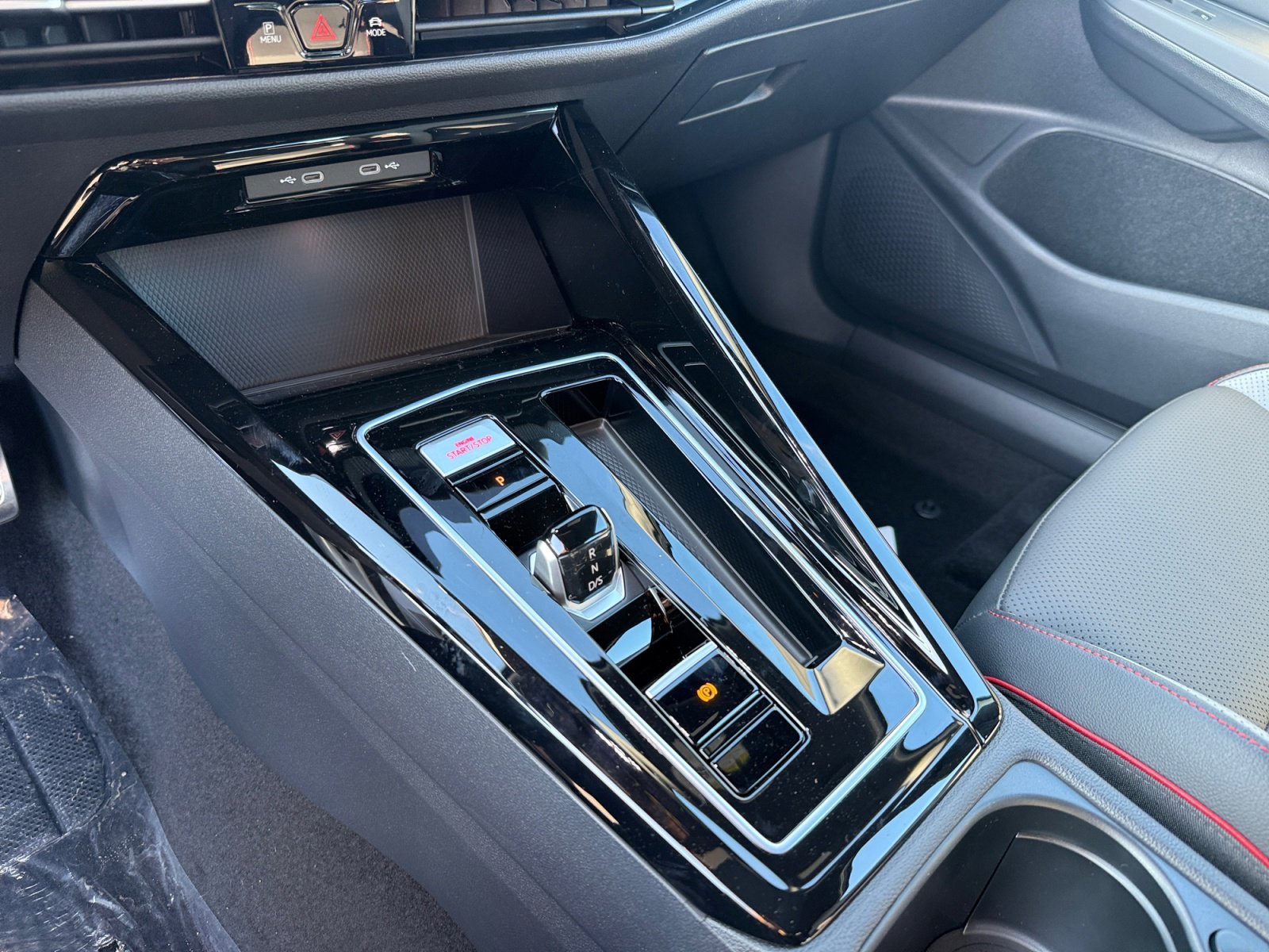 New 2026 Opal White Pearl Volkswagen SE image 13