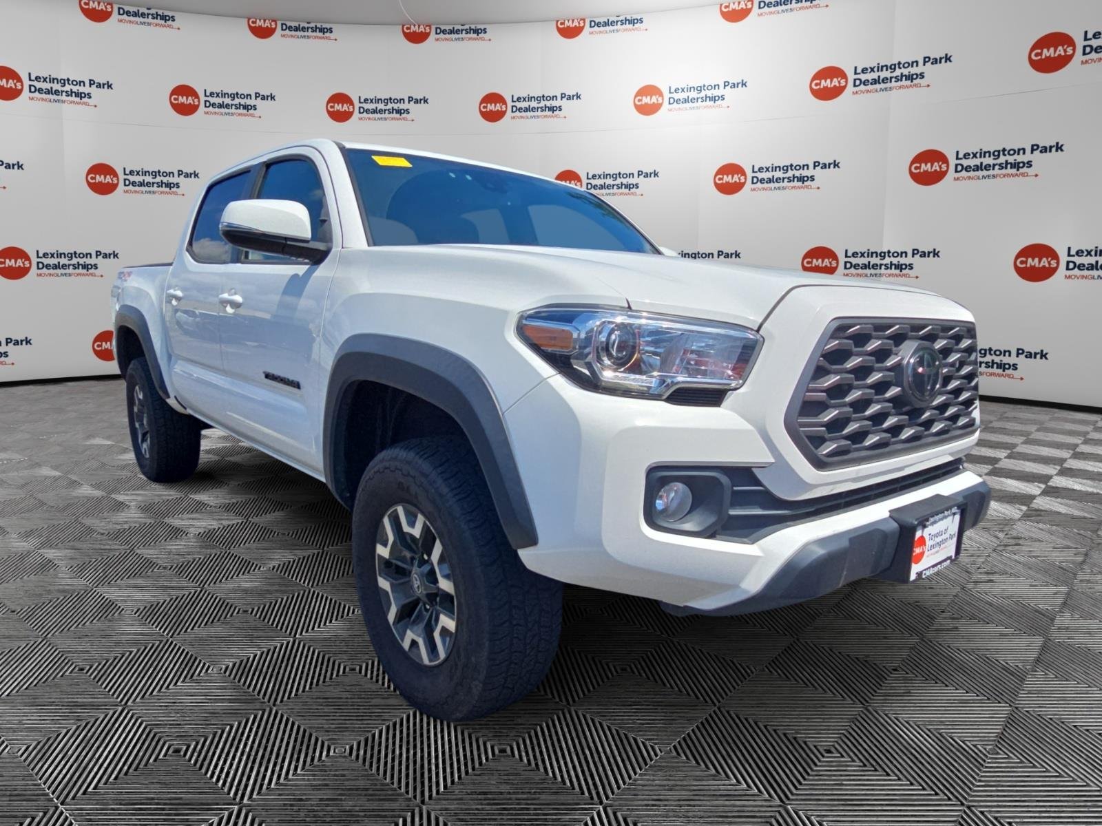 Used 2022 White TOYOTA  image 1