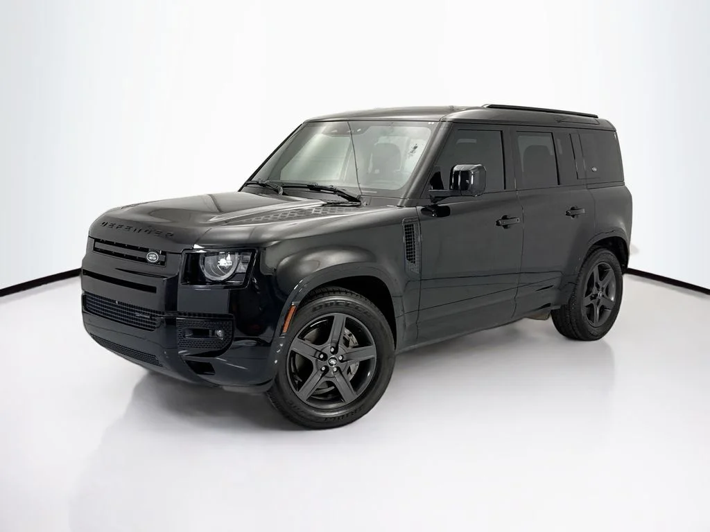 2023 Land Rover Defender X-Dynamic SE's photo