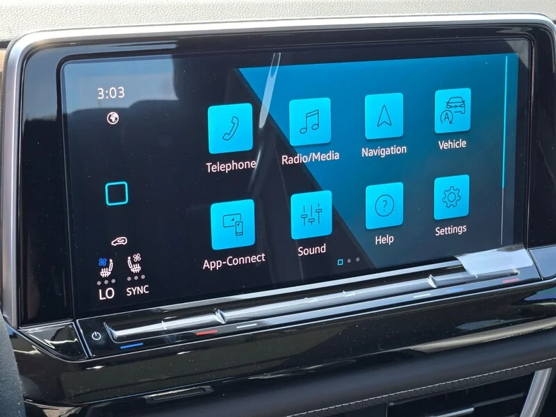 New 2026 Green Volkswagen 2.0T SE w/Technology image 13