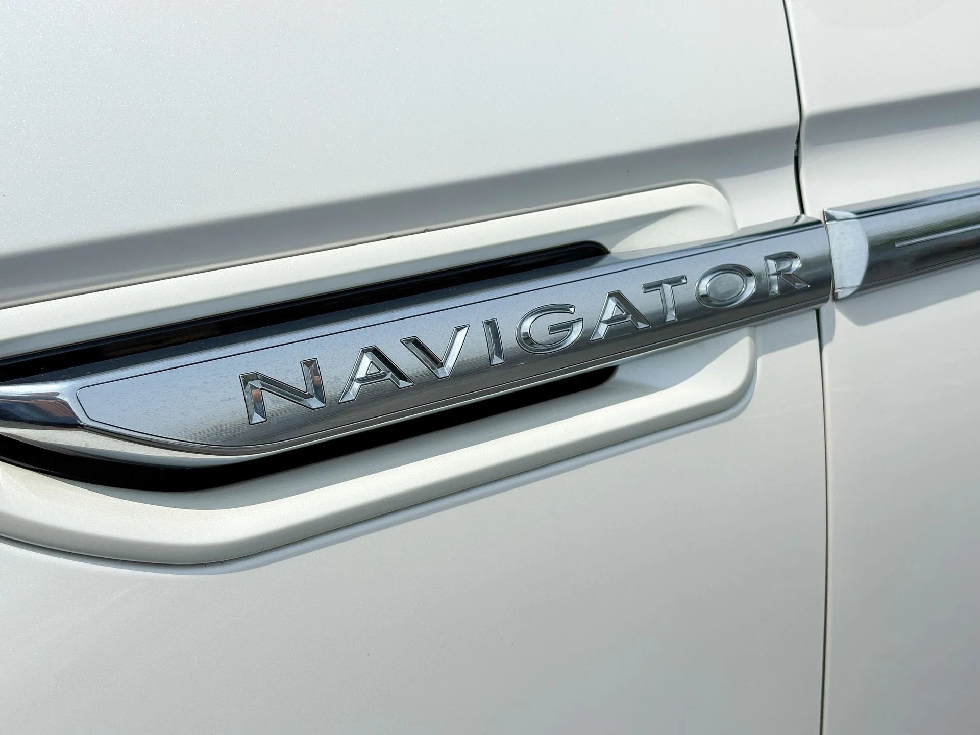 Used 2019 White Lincoln Reserve image 10