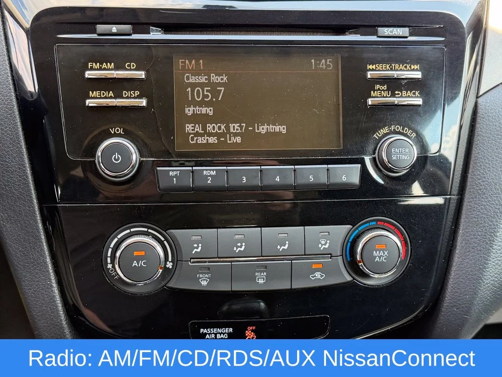 Used 2014 Blue Nissan S image 7