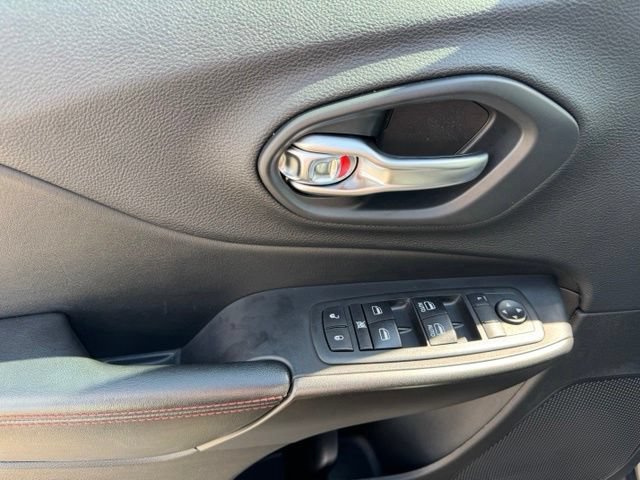 Used 2020 Silver Jeep Trailhawk 4x4 image 12
