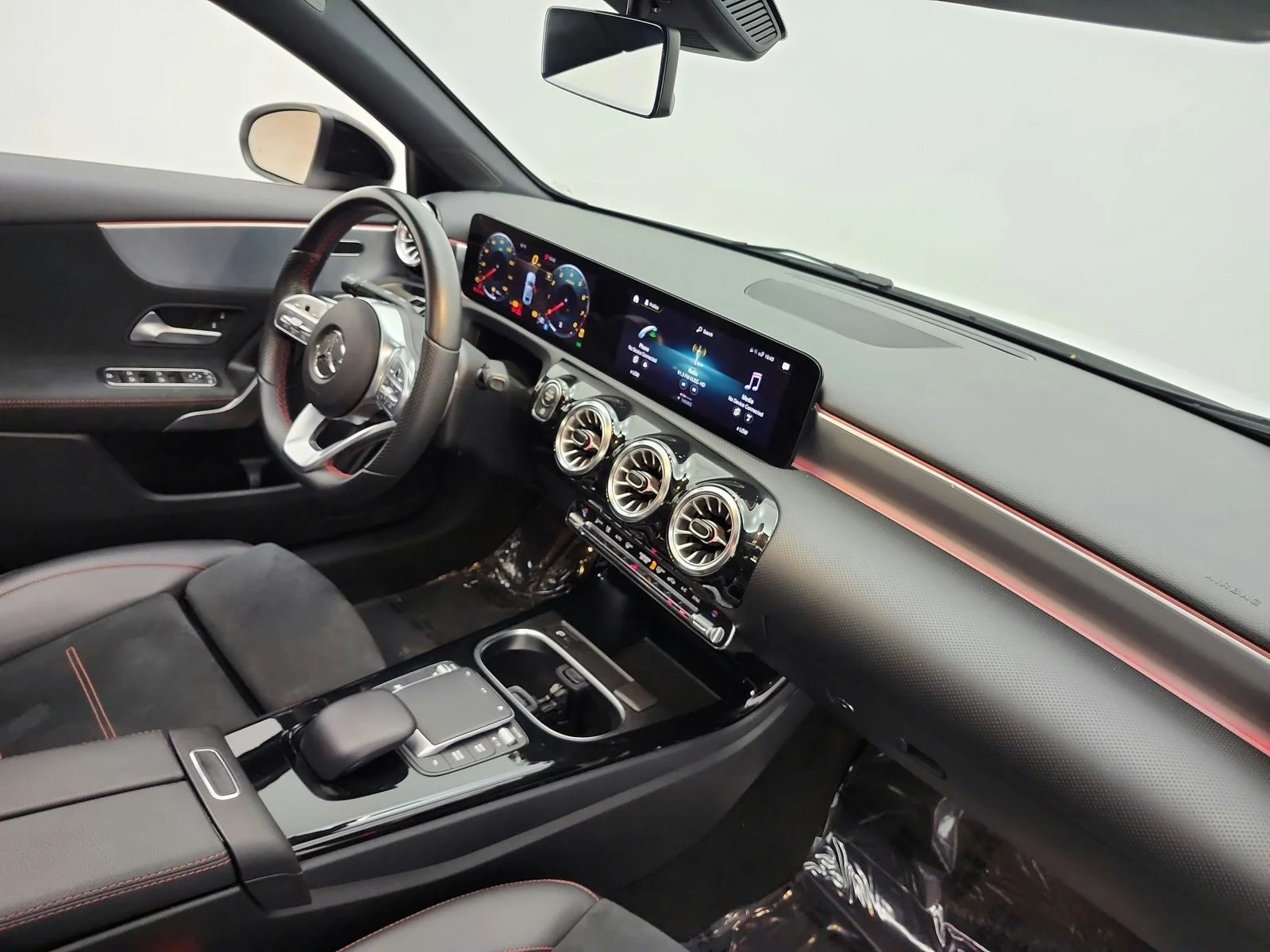 Used 2022 Polar White Mercedes-Benz A 220 4MATIC® Sedan image 19