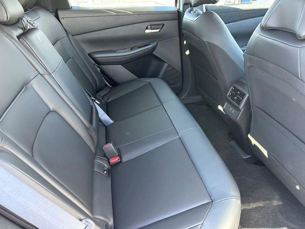 New 2026 Everest White Pearl Tricoat/Black Nissan SV+ image 14