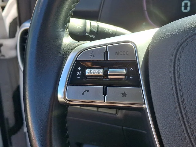 Certified Used 2024 White Kia S image 21