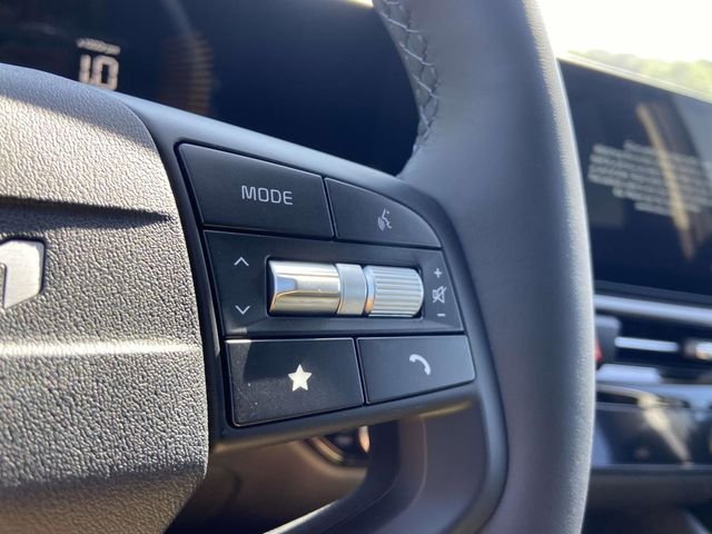 New 2026 Glacial White Pearl Kia LX image 15