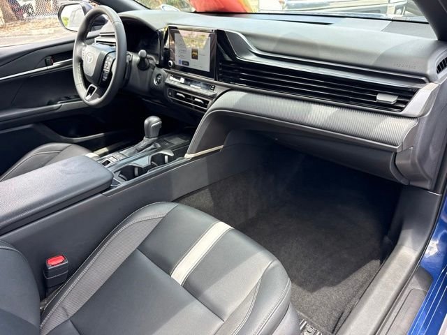 2025 Toyota Camry SE - Photo 23