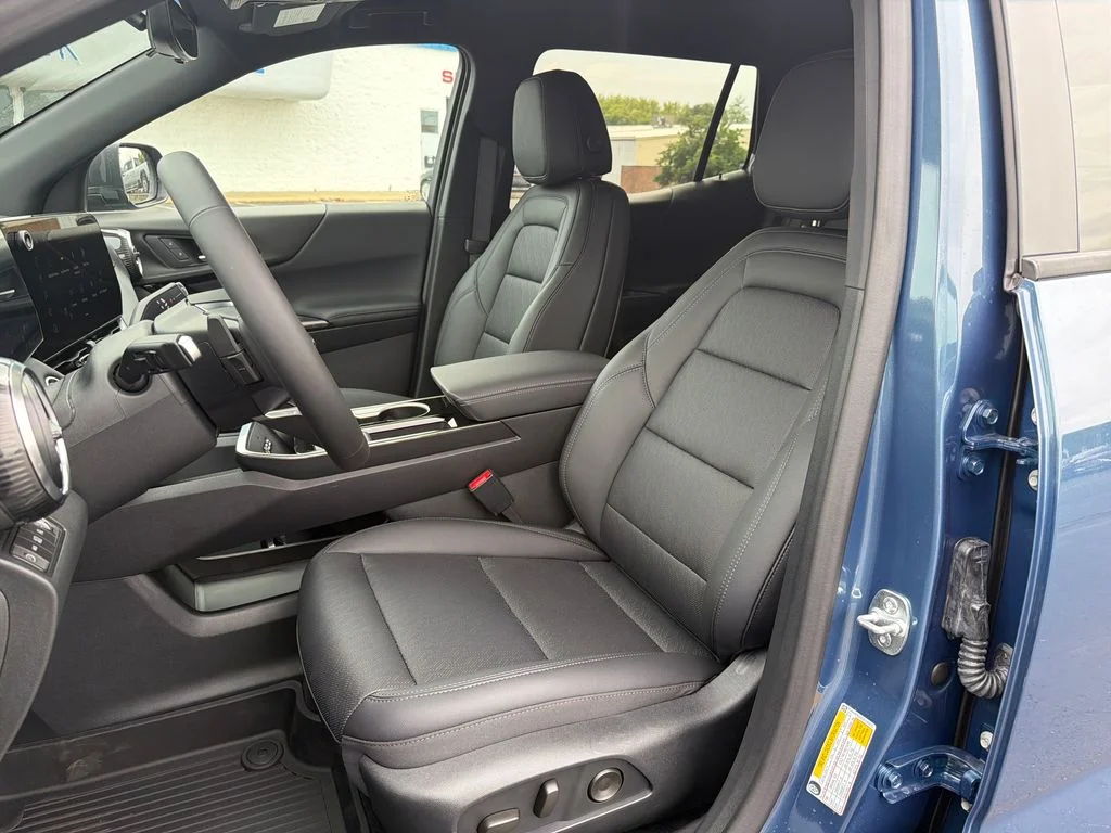 2027 Chevrolet Equinox LT - Photo 9