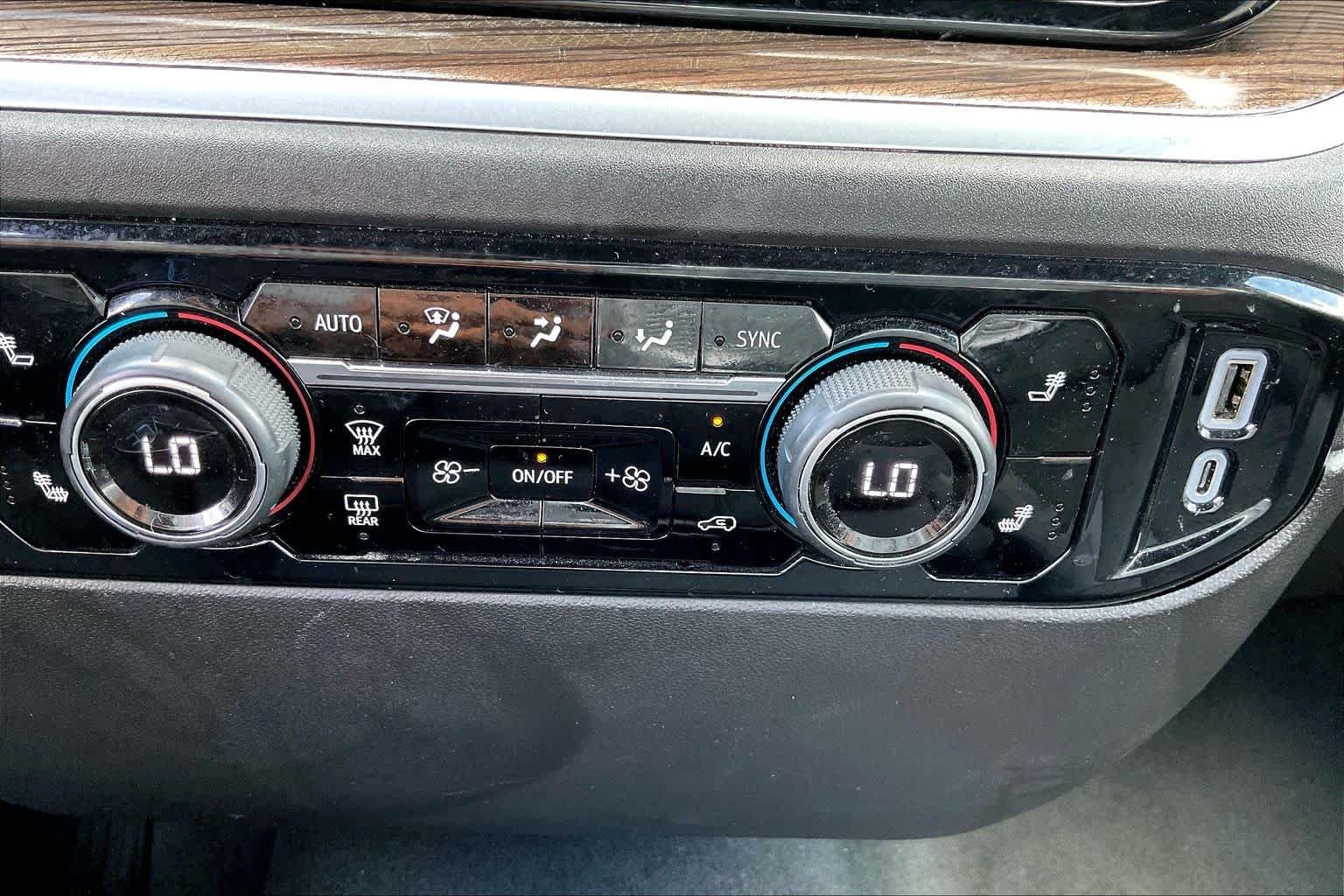 Used 2025 Cypress Gray Chevrolet LT image 31