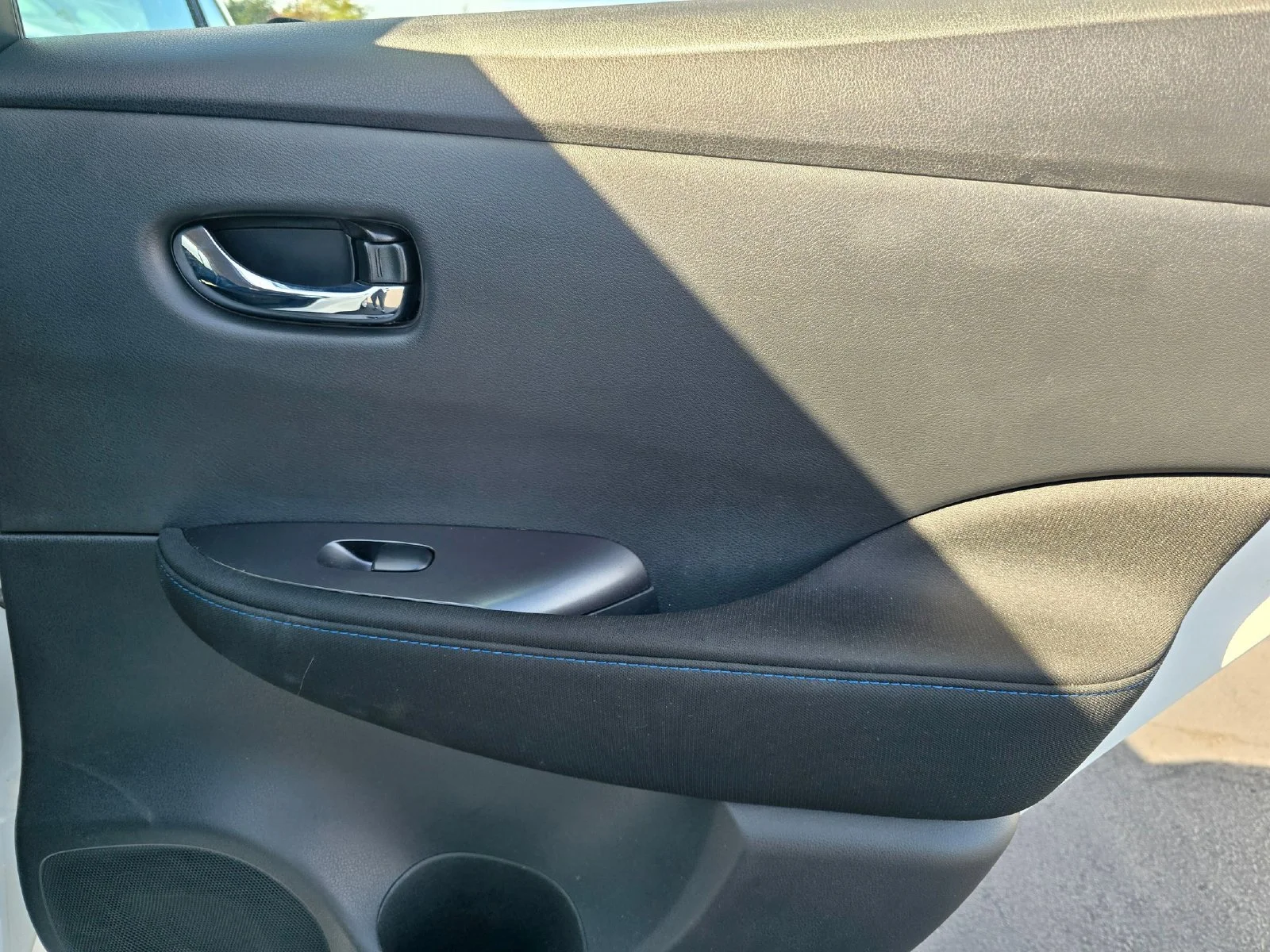 Certified Used 2025 White Nissan S image 21