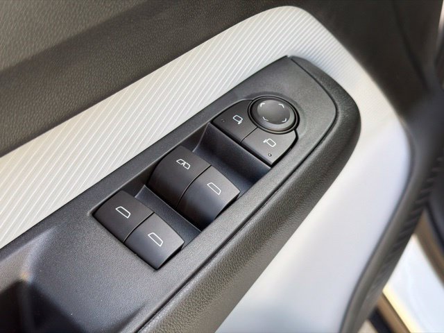 2027 Chevrolet Bolt LT - Photo 8
