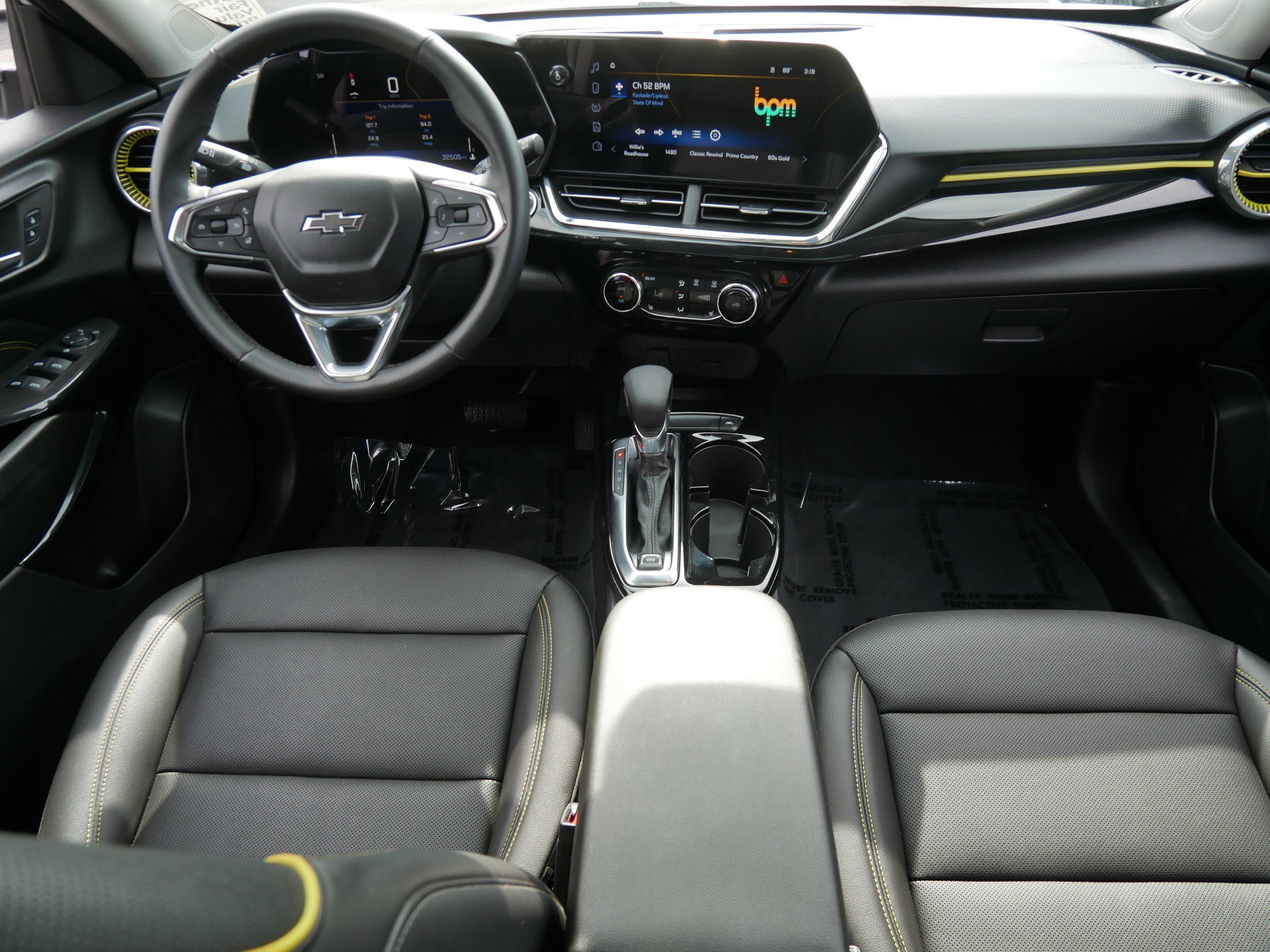 Used 2025 Summit White Chevrolet ACTIV image 10