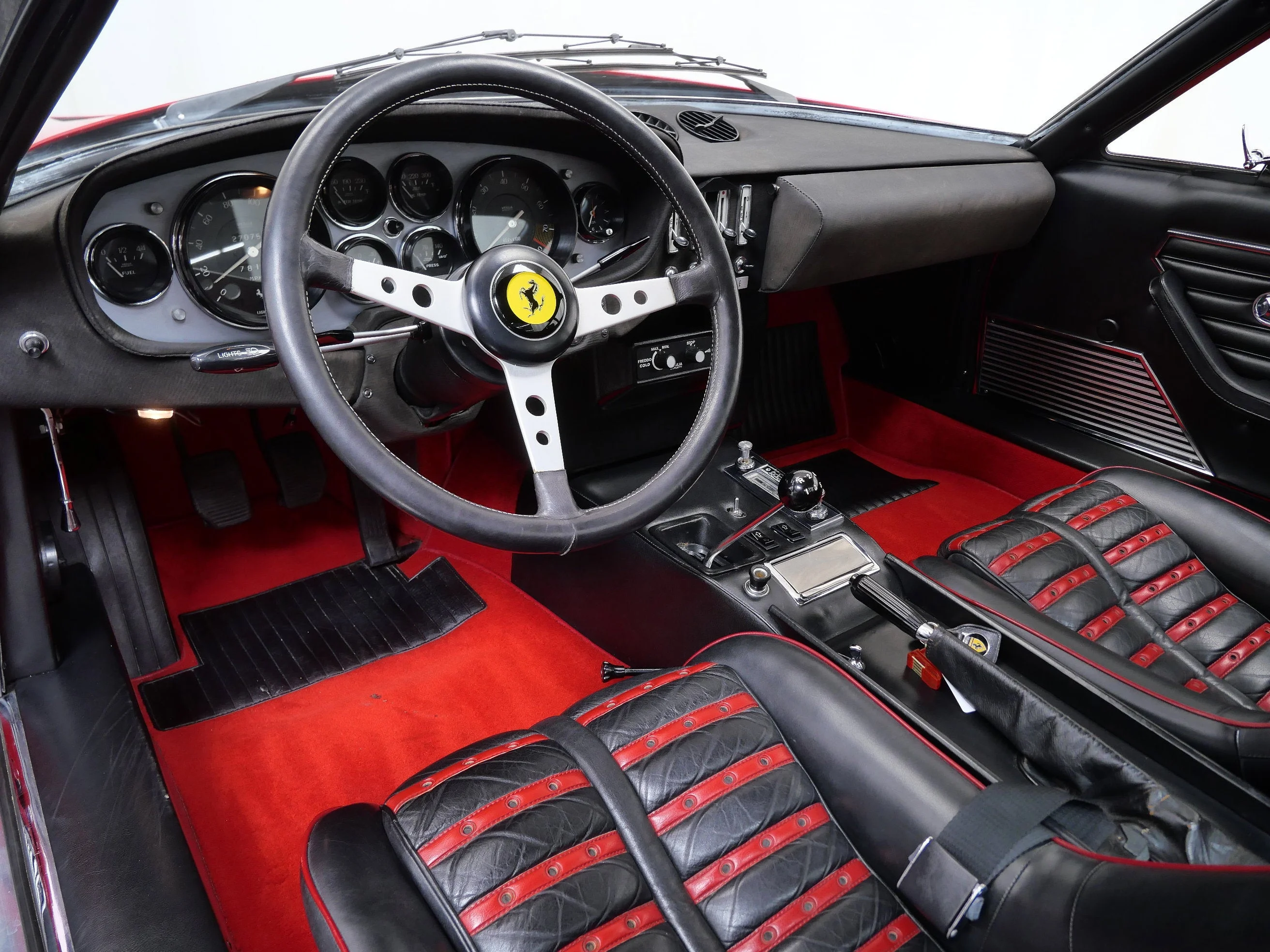Used 1971 Rosso Chiaro Ferrari  image 24