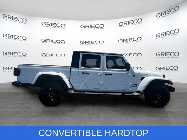 Used 2022 White Jeep Altitude image 8