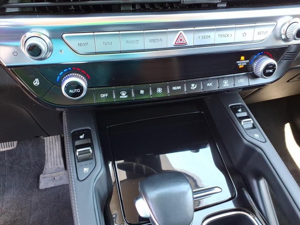 Used 2022 Ebony Black Kia EX image 19