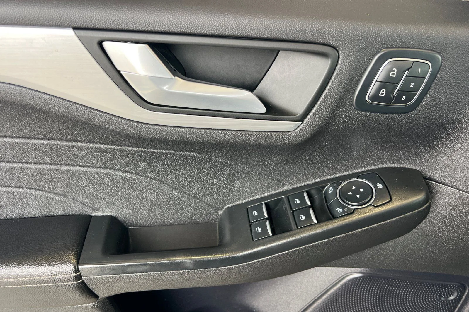 Used 2024 Silver Ford Platinum image 8