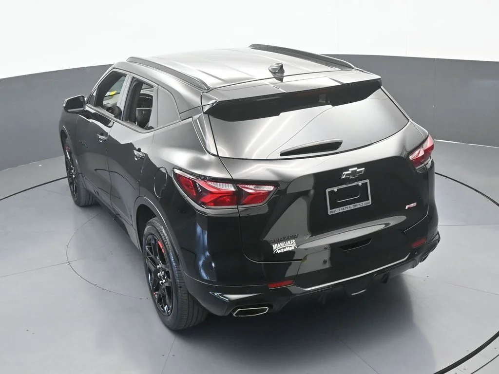 Used 2020 Black Chevrolet RS image 65