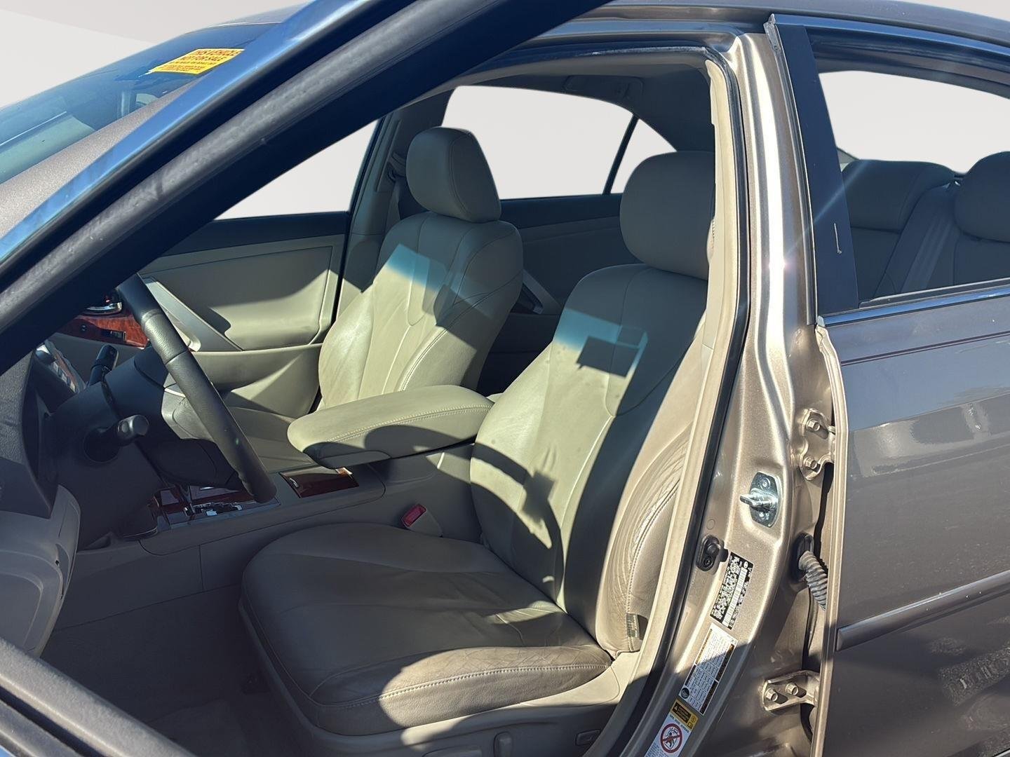 Used 2008 Desert Sand Mica Toyota XLE image 3