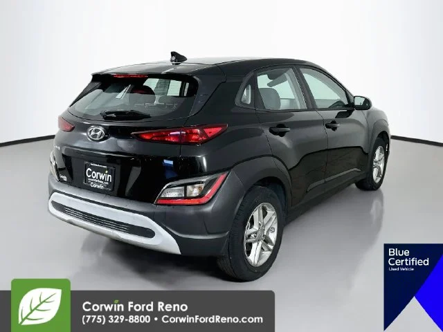 Used 2022 Ultra Black Hyundai SE image 10