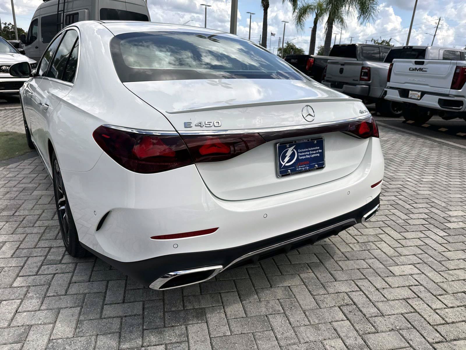 New 2027 Polar White Mercedes-Benz E 450 4MATIC® Sedan image 9