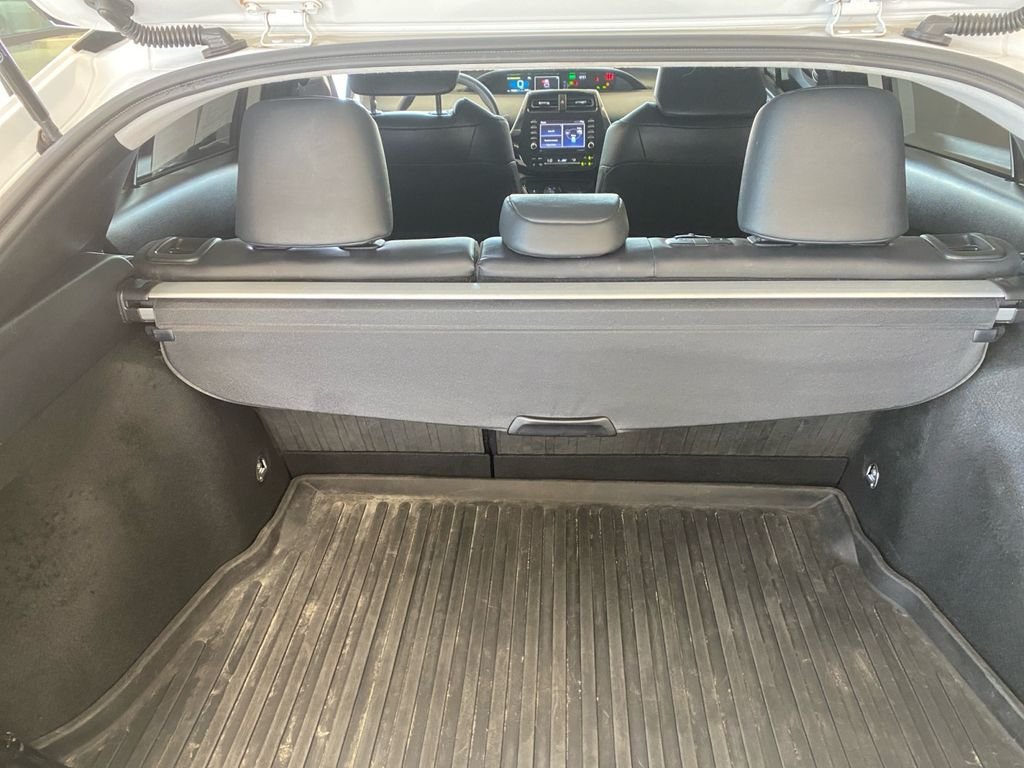 Used 2022 Beige Toyota XLE image 29