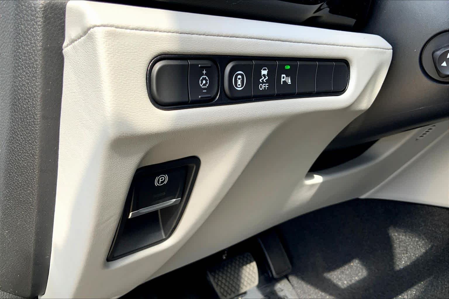 New 2026 Solar Silver Metallic Acura w/Technology Package image 17
