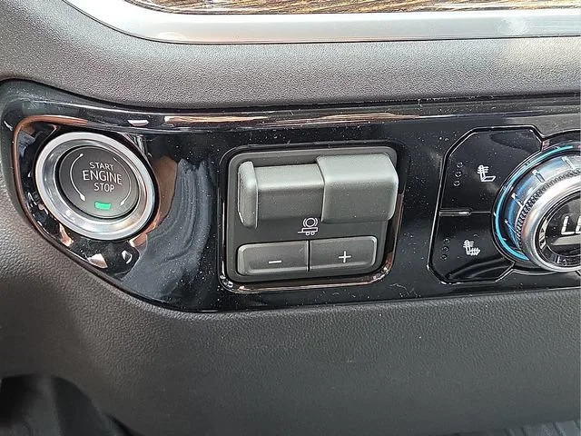 New 2026 Summit White GMC Elevation image 17