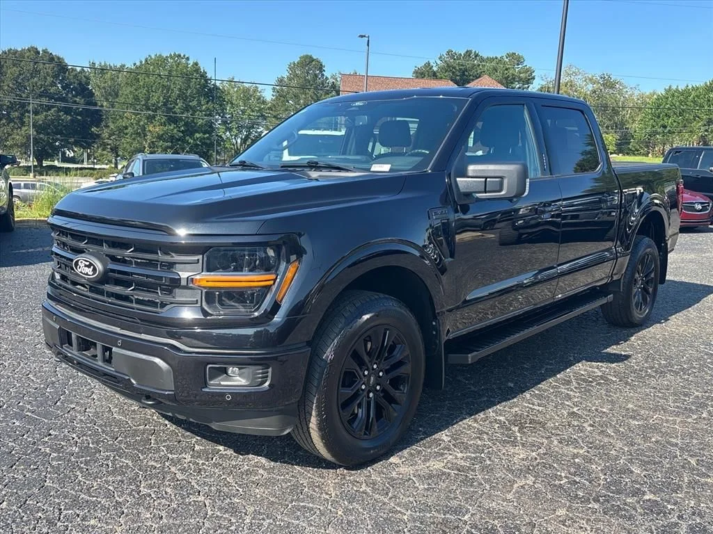 Used 2024 Black Ford XLT image 3