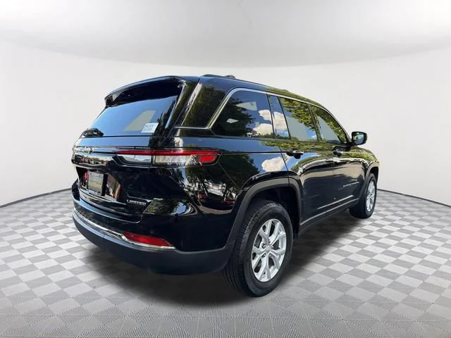 Used 2023 Black Jeep Limited 4x4 image 5