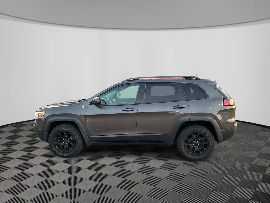 Used 2019 Gray Jeep Trailhawk image 4
