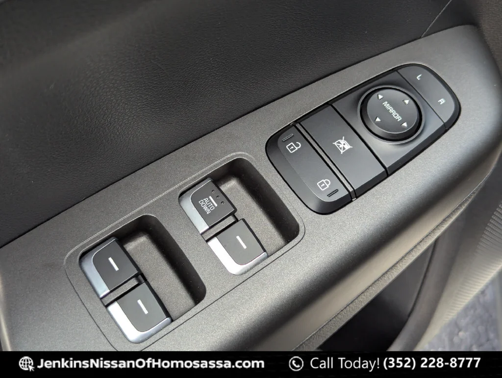 Used 2022 Silver Kia LX image 27