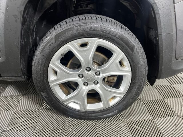 Used 2020 Gray Jeep Limited image 9