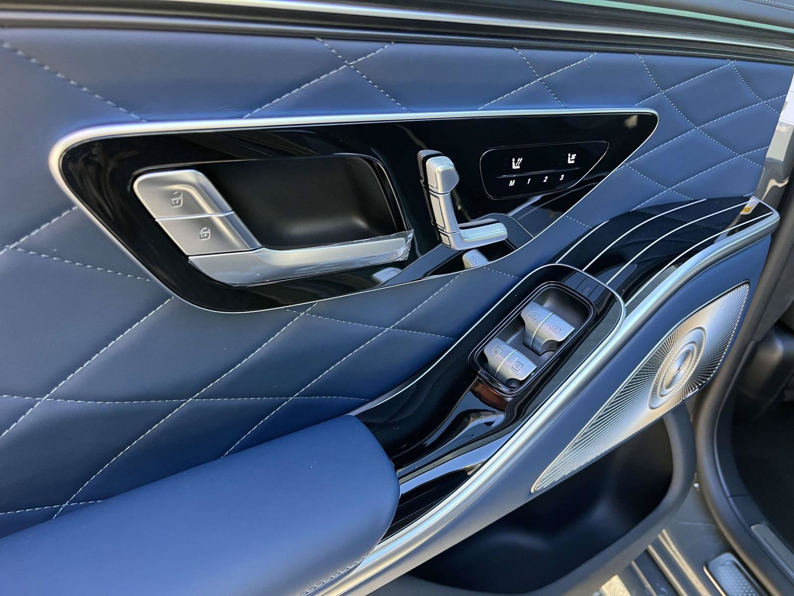 New 2027 MANUFAKTUR Silicon Grey Mercedes-Benz S 580 4MATIC® Sedan image 39