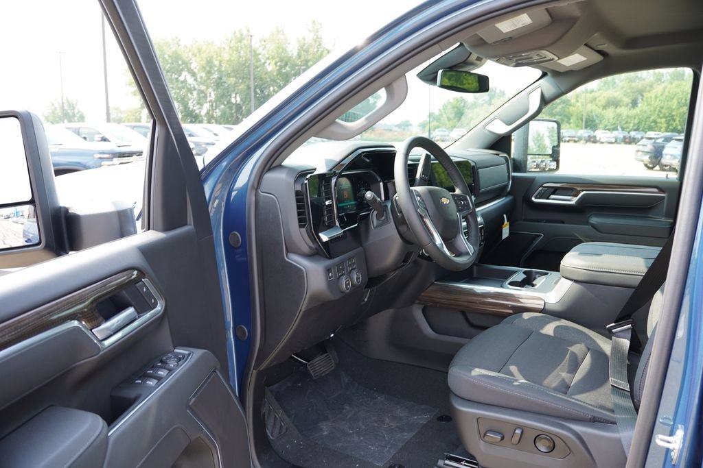 2026 Chevrolet Silverado 3500 HD LT - Photo 10