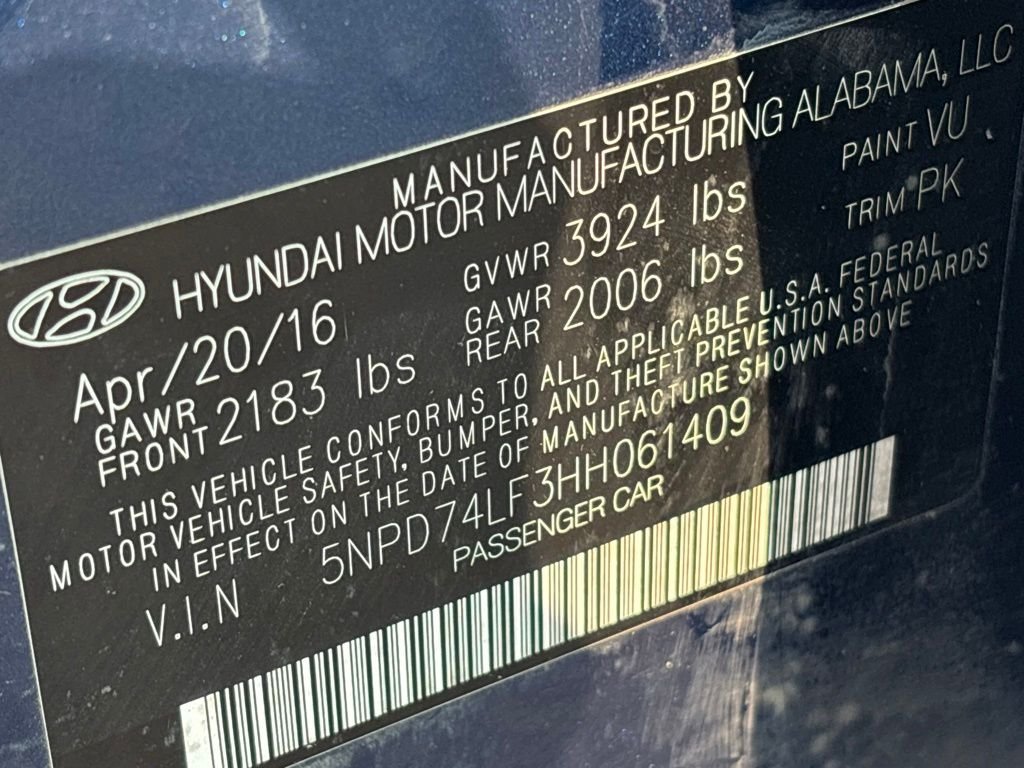 Used 2017 Blue Hyundai SE image 11