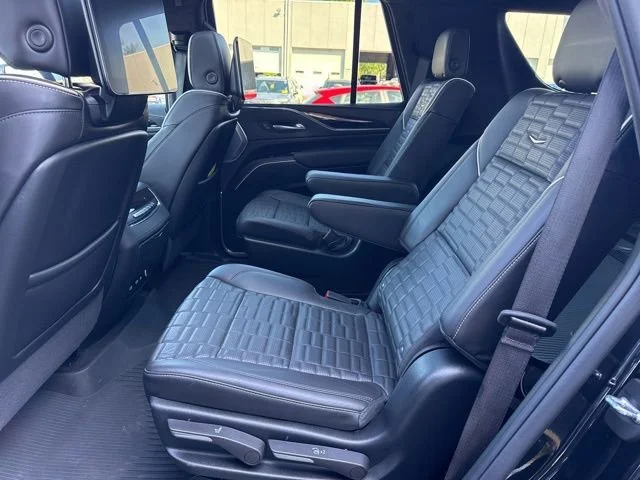 2024 Cadillac Escalade V-Series - Photo 17