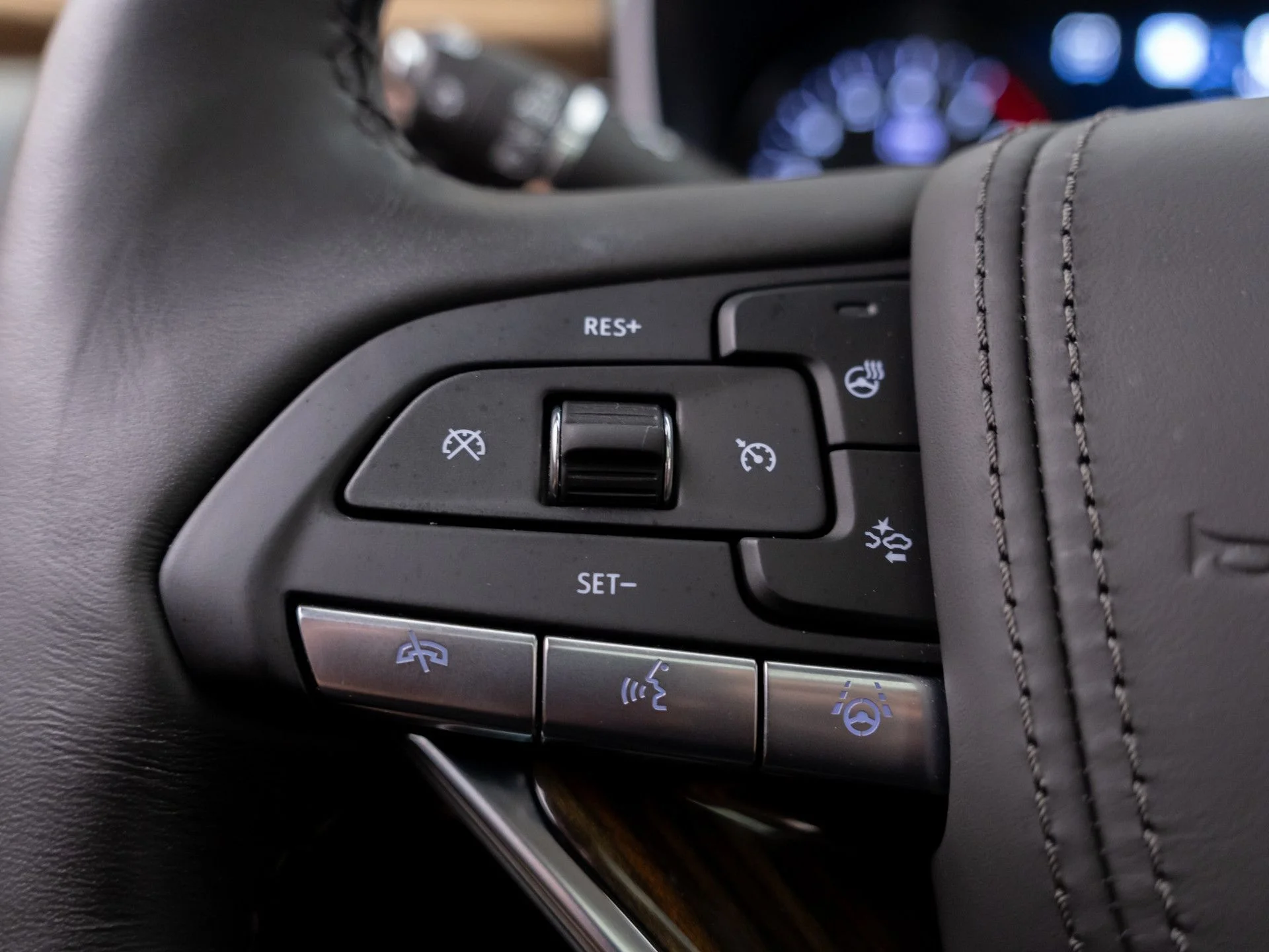 Used 2025 Black Cadillac Premium Luxury image 28