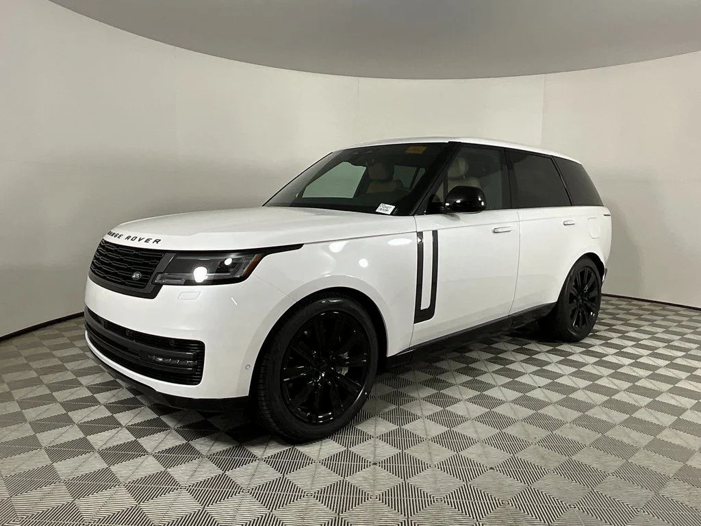 2026 Land Rover Range Rover 3.0 PHEV SE SWB's photo