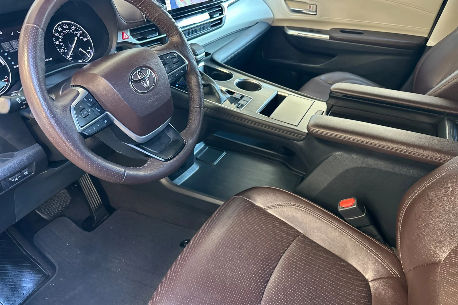 2021 Toyota Sienna Platinum - Photo 18