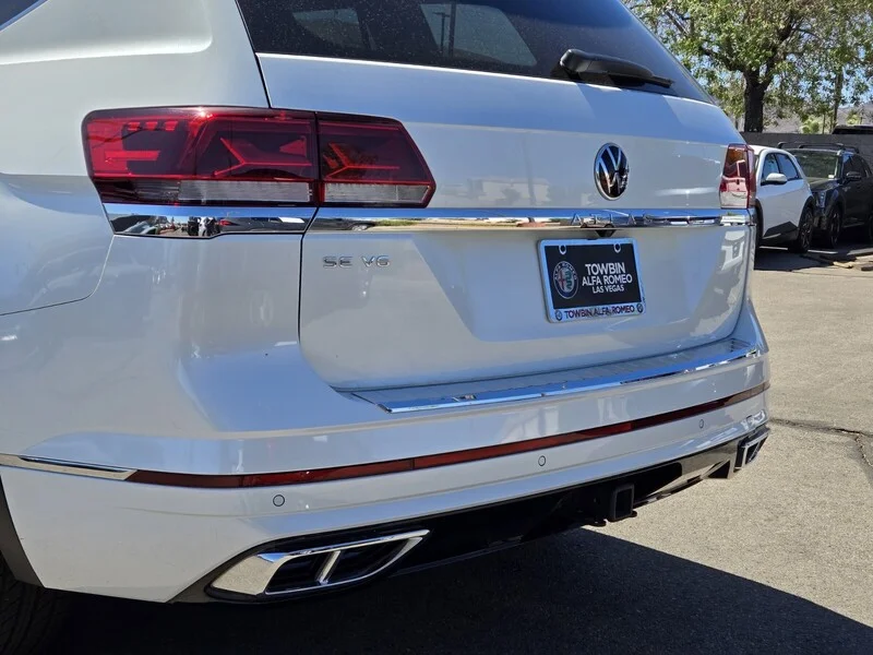 Used 2021 White Pearl Volkswagen 3.6L V6 SE W/TECHNOLOGY R-LINE FWD *LTD AVAIL* image 5