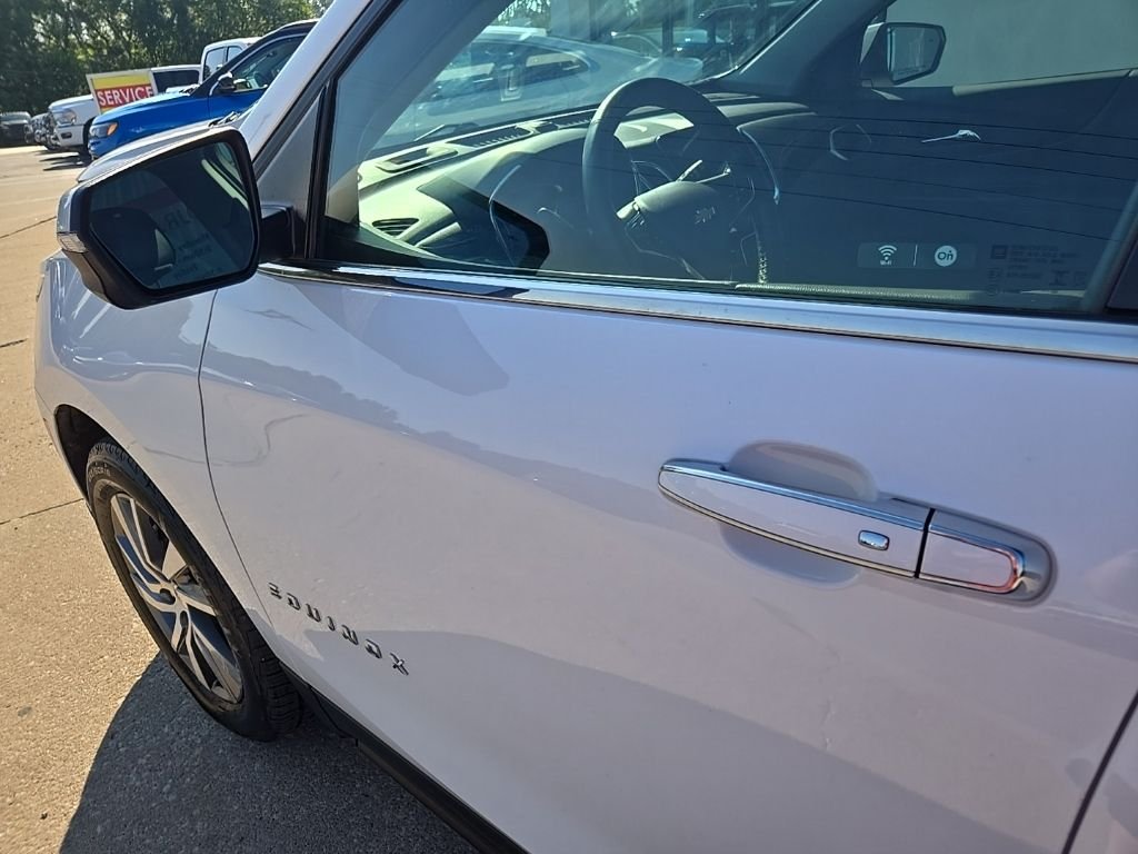 Used 2023 White Chevrolet Premier image 27