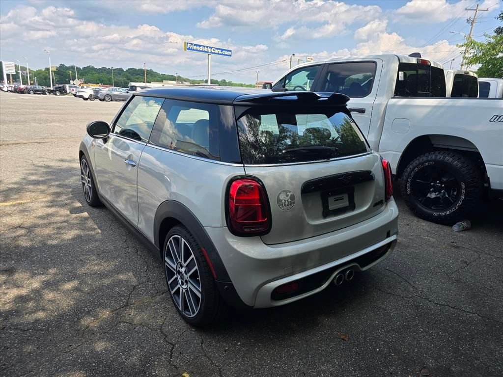 Used 2020 White MINI Classic image 10