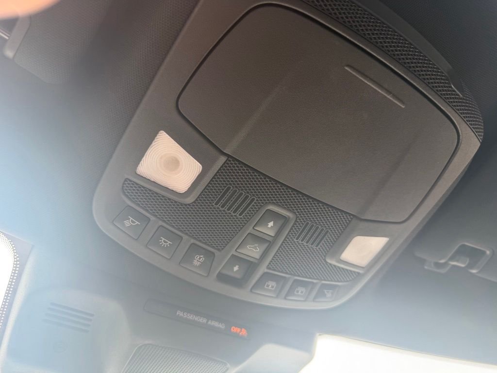 Used 2023  Ford Limited image 50